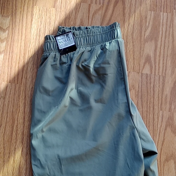 NWT Soho Apparel LTD Olive Green Pants size Large - Picture 2 of 2